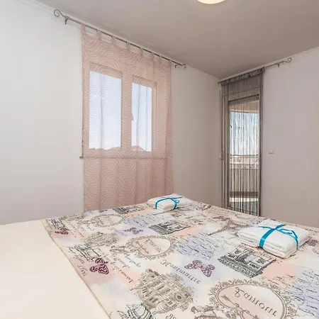 Apartament In With Wifi *